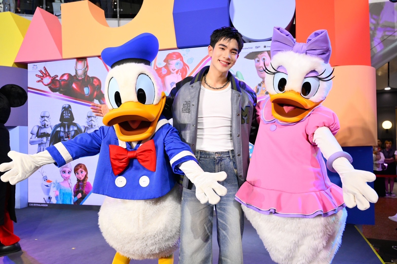 “โฟร์ท- ณัฐวรรธน์”  ตื่นตา ร่วมงานเปิดวันแรก  Disney Toy Expo Thailand 2024 