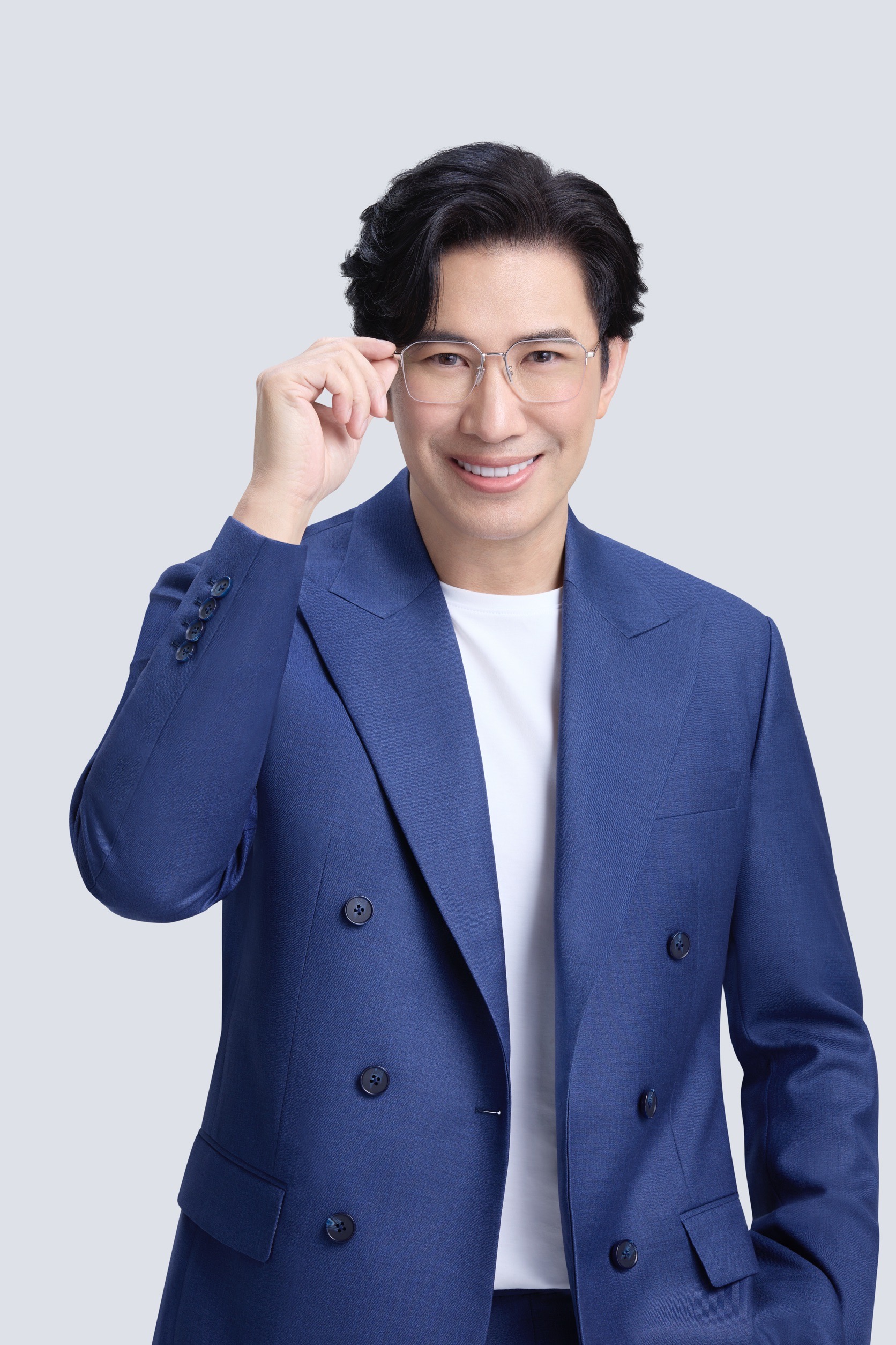 PRESS RELEASE “หนุ่ม กรรชัย” ขึ้นแท่น Brand Ambassador คนแรกหอแว่น กว่า 70 ปี ในธุรกิจแว่นตา ดูแลสายตาให้คนไทยกว่า 100 สาขาทั่วประเทศ