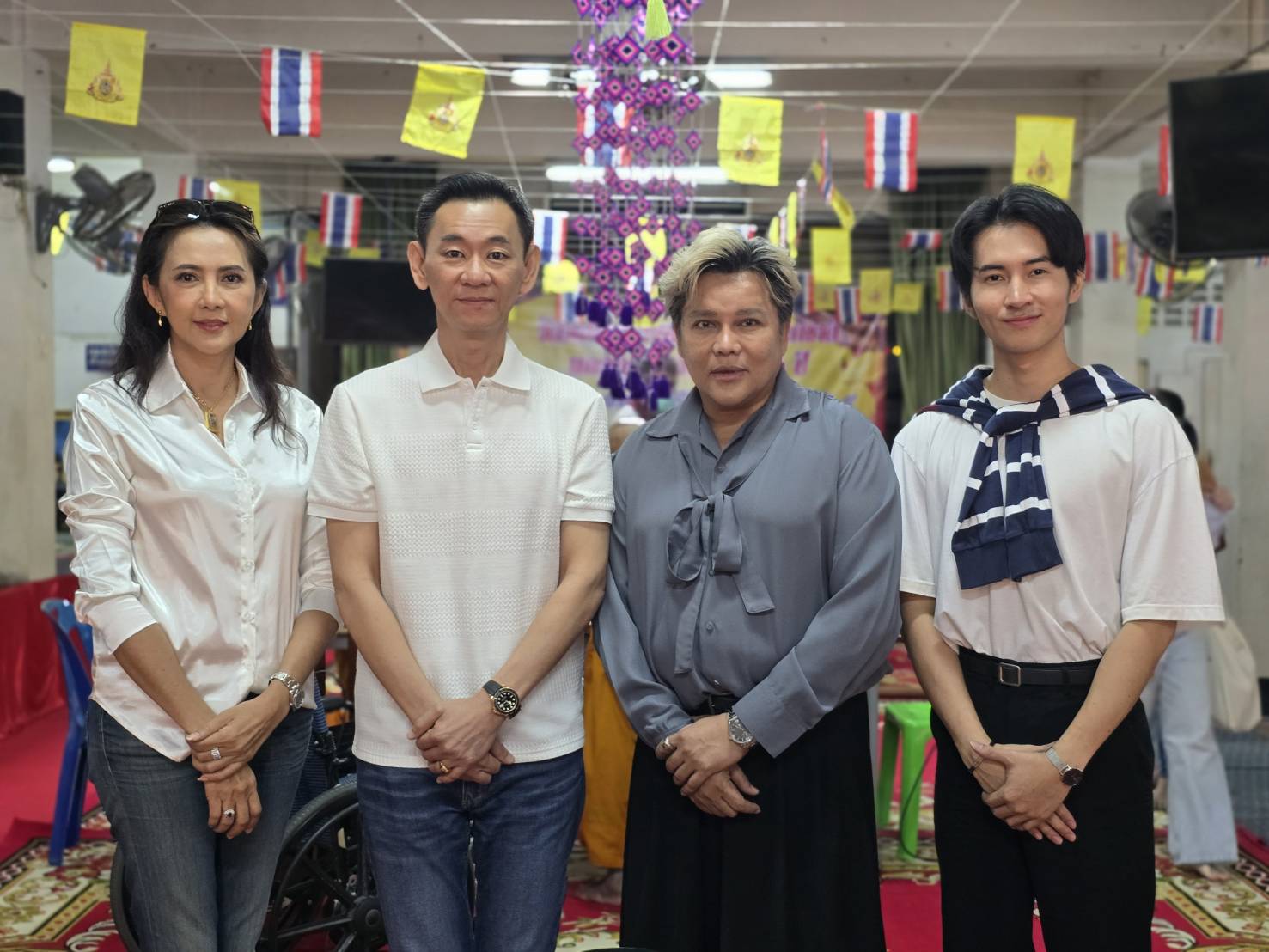 ดร.ทวีศักดิ์ นำทีมดาราสายบุญร่วมงาน “สารทเดือนสิบ” ที่ วัดวิเศษการ