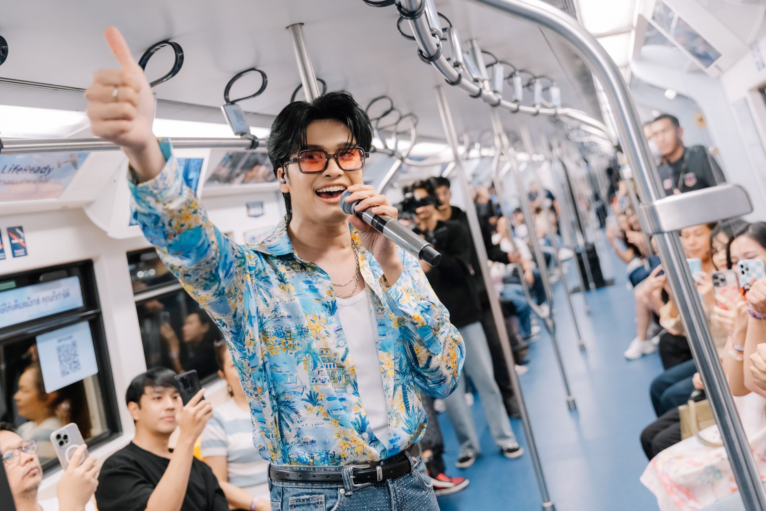 SkyTrain Music Fest สร้างไวรัล ติดเทรนด์ Social Media คอนเสิร์ตในรถไฟฟ้า BTS แฟนๆของ 7 ศิลปินแฮปปี้..ฟินทุกโมเมนต์